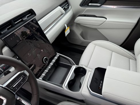 New 2026 GMC Terrain Denali w/ LPO, Floor Liner Package image 23