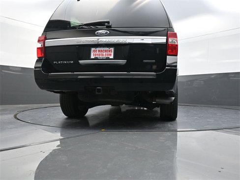 Used 2016 Ford Expedition Platinum image 32