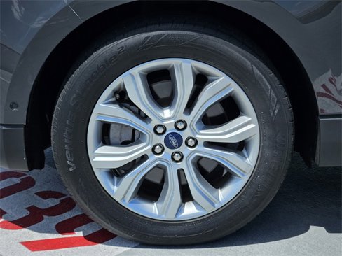 Used 2021 Ford Edge Titanium w/ Equipment Group 301A image 11