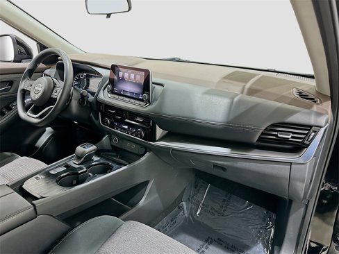Used 2022 Nissan Rogue SV image 29