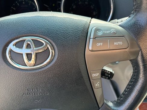 Used 2010 Toyota Highlander Limited image 26