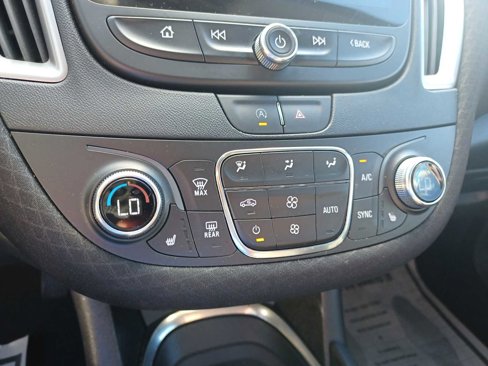 Used 2022 Chevrolet Malibu LT image 12