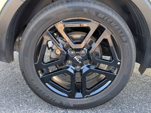 Used 2023 Kia Telluride EX X-Line image 33