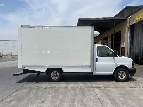 Used 2021 GMC Savana 3500 w/ Power Convenience Package image 15