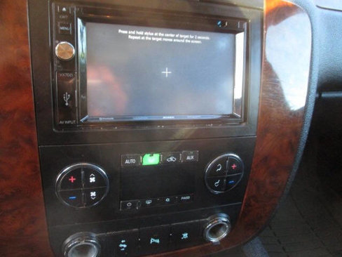 Used 2008 Chevrolet Suburban LT w/ LT Preferred Equipment Group image 9