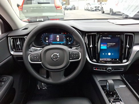 Certified 2025 Volvo S60 B5 Core image 12