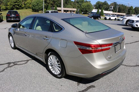 Used 2015 Toyota Avalon XLE Touring image 3