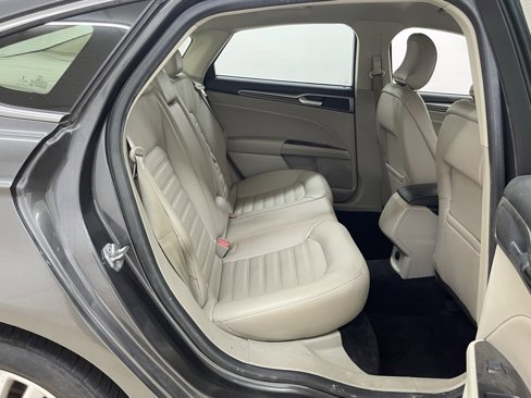 Used 2018 Ford Fusion SE image 12