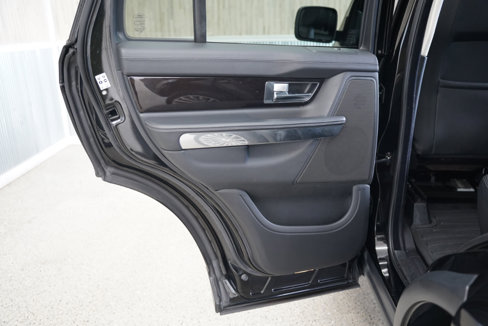 Used 2011 Land Rover Range Rover Sport HSE image 34