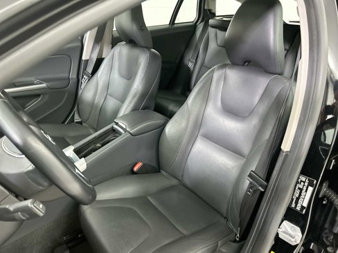 Used 2015 Volvo V60 T5 Premier image 13