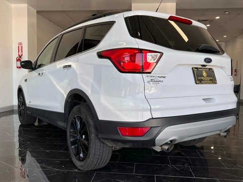 Used 2019 Ford Escape SEL image 4