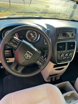 Used 2016 Dodge Grand Caravan SE w/ Quick Order Package 29E SE image 16
