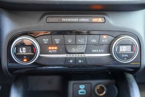 Used 2021 Ford Escape SE w/ SE Sport Appearance Package image 23