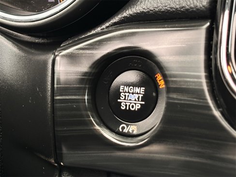 Used 2019 Jeep Grand Cherokee Altitude image 21