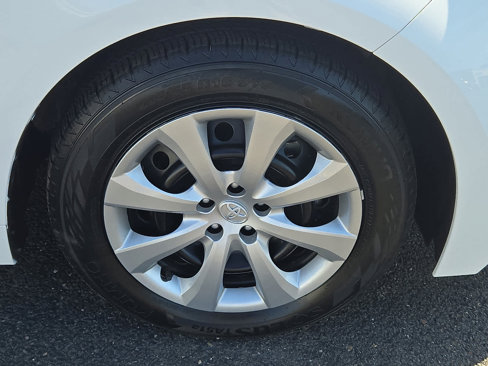 Used 2023 Toyota Corolla LE image 12