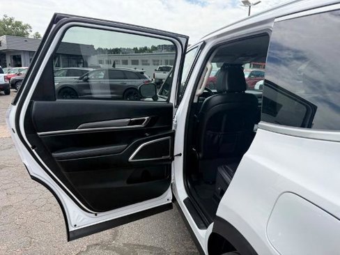 Used 2023 Kia Telluride S image 17