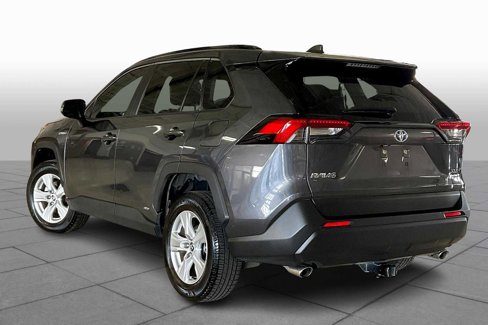 Used 2021 Toyota RAV4 XLE image 11