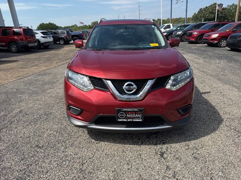 Used 2016 Nissan Rogue SV w/ SV Premium Package image 2