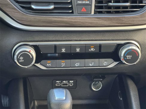 Used 2024 Nissan Altima 2.5 SV image 5