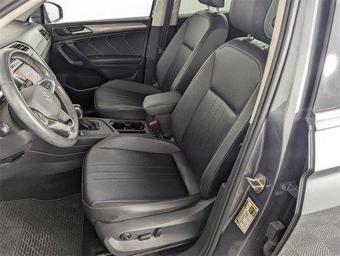 Used 2022 Volkswagen Tiguan SE image 12