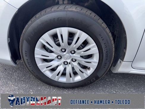 Used 2013 Toyota Camry LE image 10