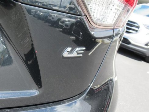 Used 2022 Toyota Corolla LE image 9