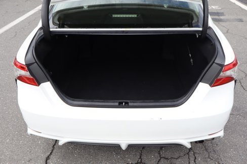 Used 2018 Toyota Camry SE image 31