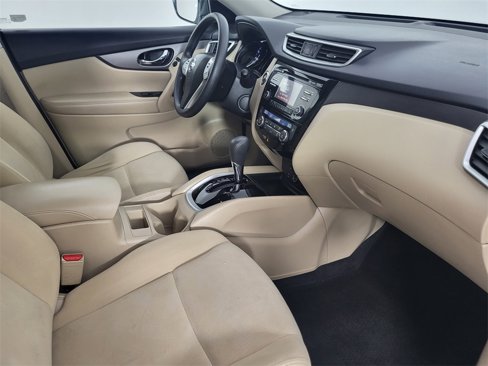 Used 2016 Nissan Rogue SV image 25