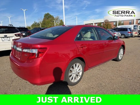 Used 2014 Toyota Camry L image 3
