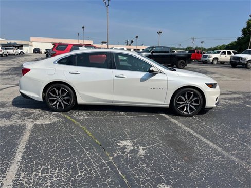 Used 2018 Chevrolet Malibu LT w/ Leather Package image 2