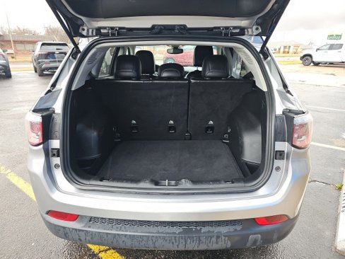 Used 2019 Jeep Compass Limited image 18