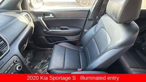Used 2020 Kia Sportage S image 12
