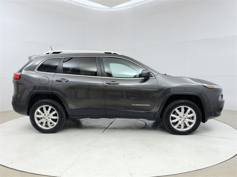 Used 2016 Jeep Cherokee Limited w/ Luxury Group image 8
