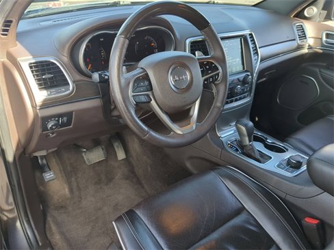 Used 2018 Jeep Grand Cherokee Overland image 2