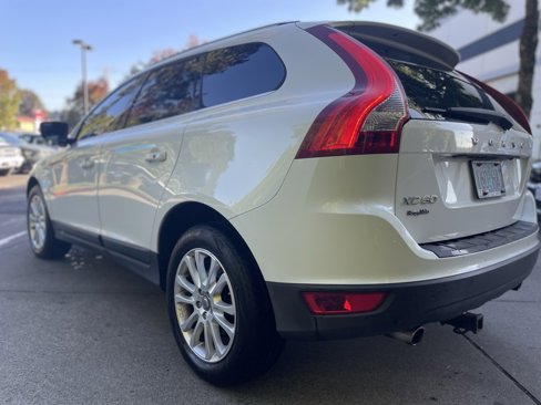 Used 2010 Volvo XC60 T6 image 8