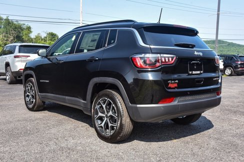 New 2025 Jeep Compass Limited w/ Sun and Sound Group image 5