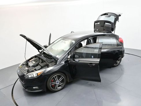 Used 2018 Ford Focus ST image 46