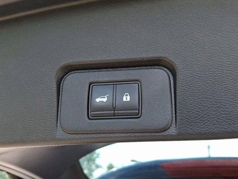 Used 2022 Nissan Rogue SV w/ SV Premium Package image 29