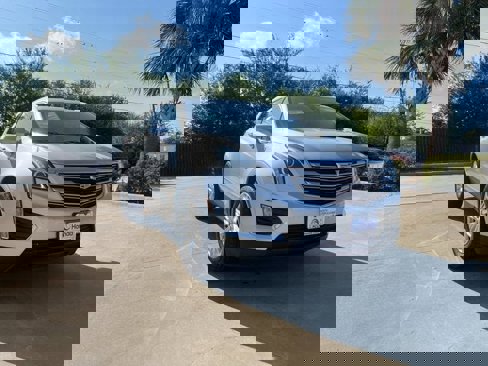 Used 2019 Cadillac XT5 FWD image 6