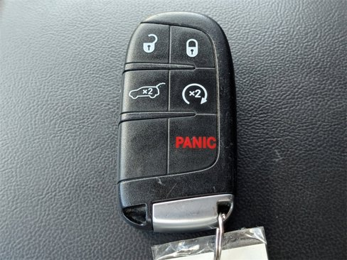 Used 2021 Jeep Grand Cherokee Laredo X image 39