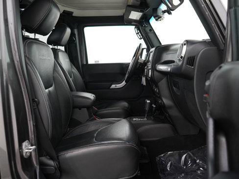 Used 2016 Jeep Wrangler Unlimited Rubicon w/ Connectivity Group image 11