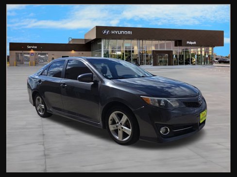 Used 2014 Toyota Camry SE image 5