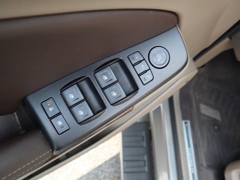 Used 2018 Chevrolet Tahoe LT w/ LT Signature Package image 19