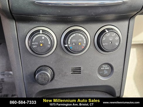 Used 2011 Nissan Rogue SV w/ SL Pkg image 22