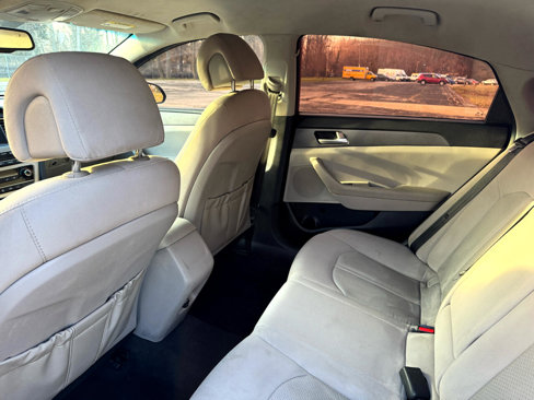 Used 2016 Hyundai Sonata SE image 32