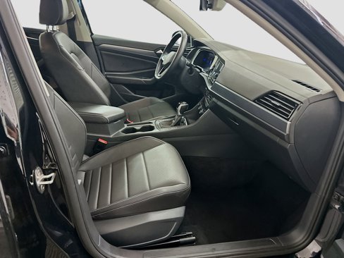 Used 2024 Volkswagen Jetta SE image 32