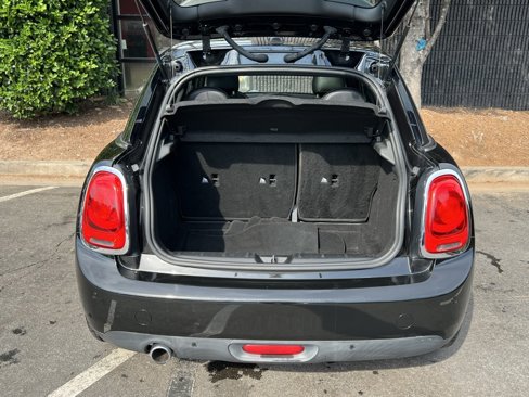 Used 2021 MINI Cooper 4-Door Hardtop image 16