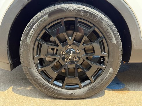 Used 2022 Kia Telluride EX w/ EX Premium Package image 6
