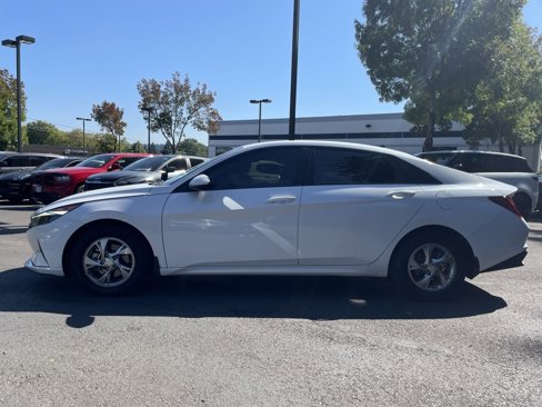Used 2022 Hyundai Elantra SE image 6