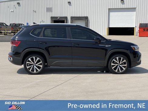 Used 2022 Volkswagen Taos SE image 9